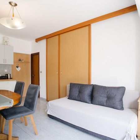 Apartments Petri - Close To The Sea 티스노 외부 사진